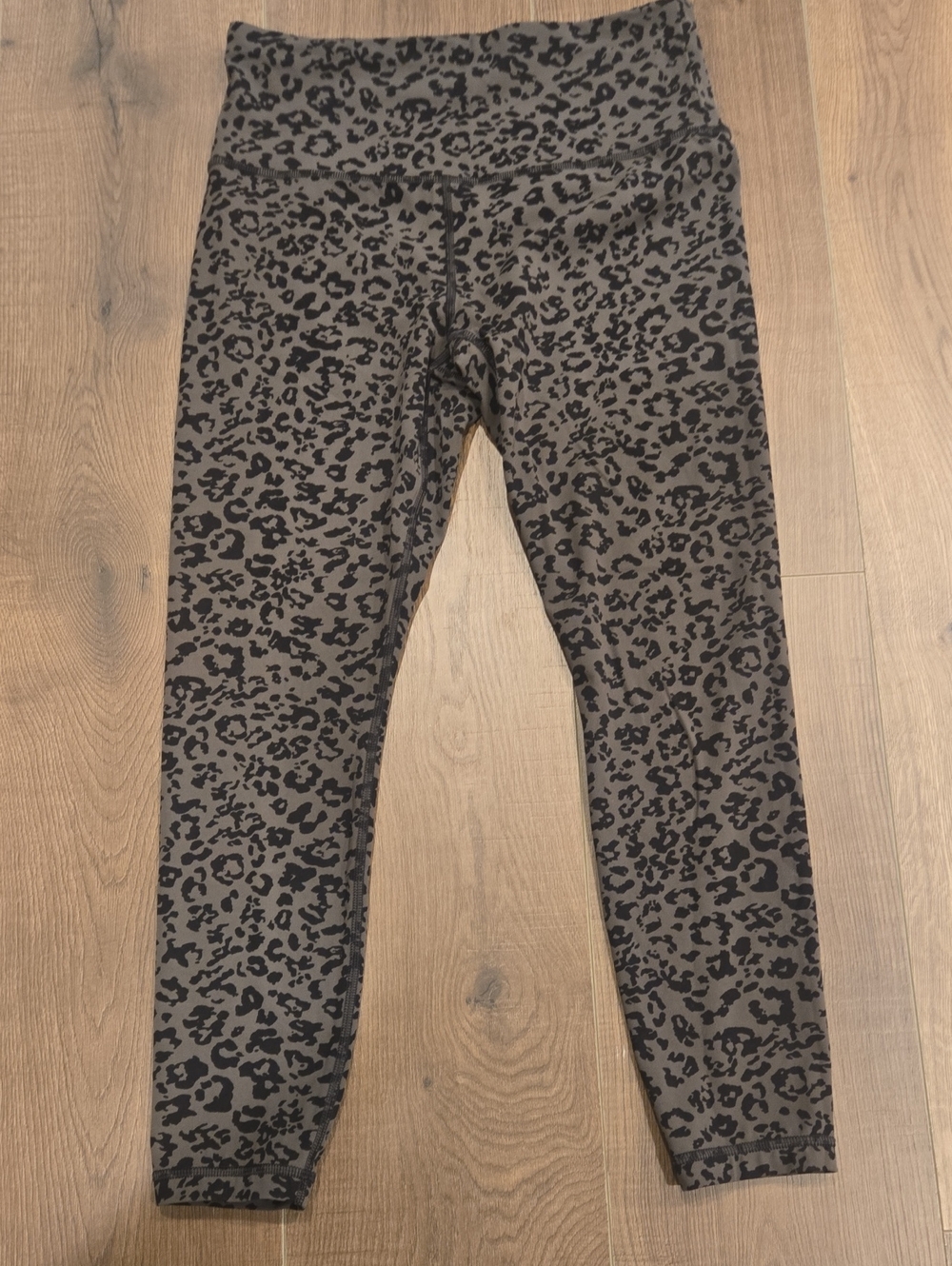 Athleta Women's Black and Gray Leopard Leggings, Size MP, Worn One Time - Picture 3 of 3